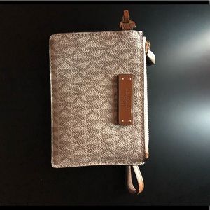 MICHAEL Michael Kors
Signature Small Coin Purse